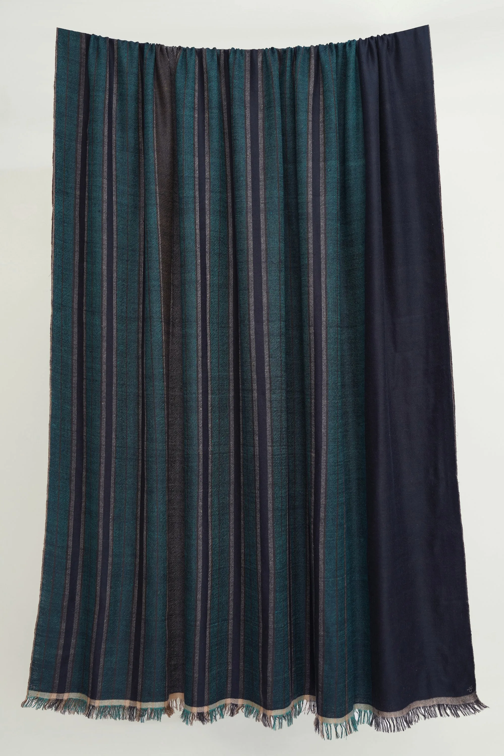 Nomad Cashmere Oversize Shawl