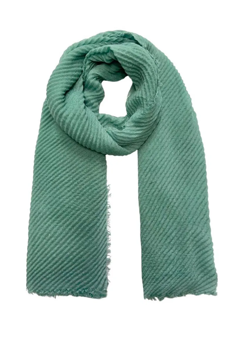 Plain crinkle scarf