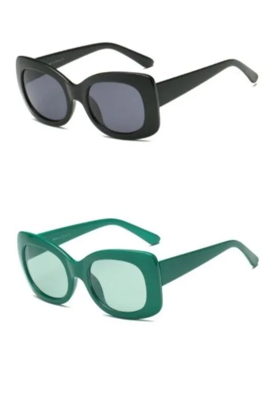 Sunlit Glam: Oversized Chic Rectangular Shades